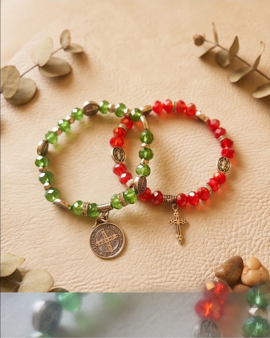 Set of Bracelets  Red and Green